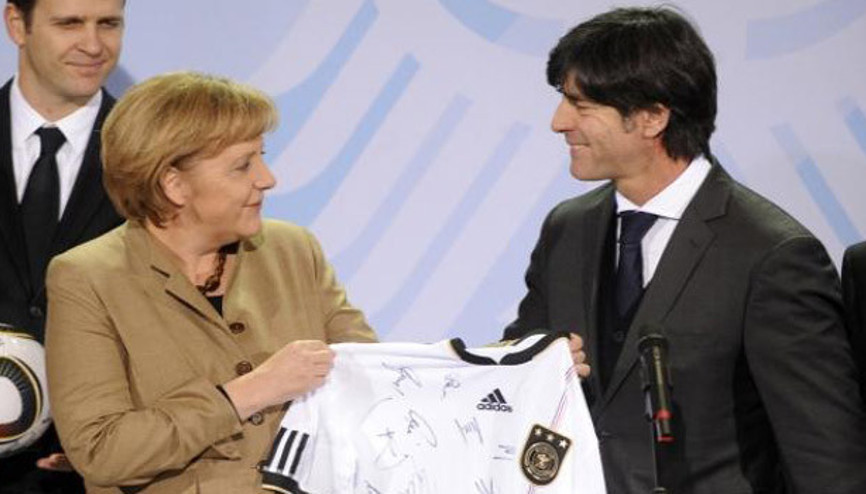 Löw: Merkel’i orta sahada oynatırdım çünkü...
