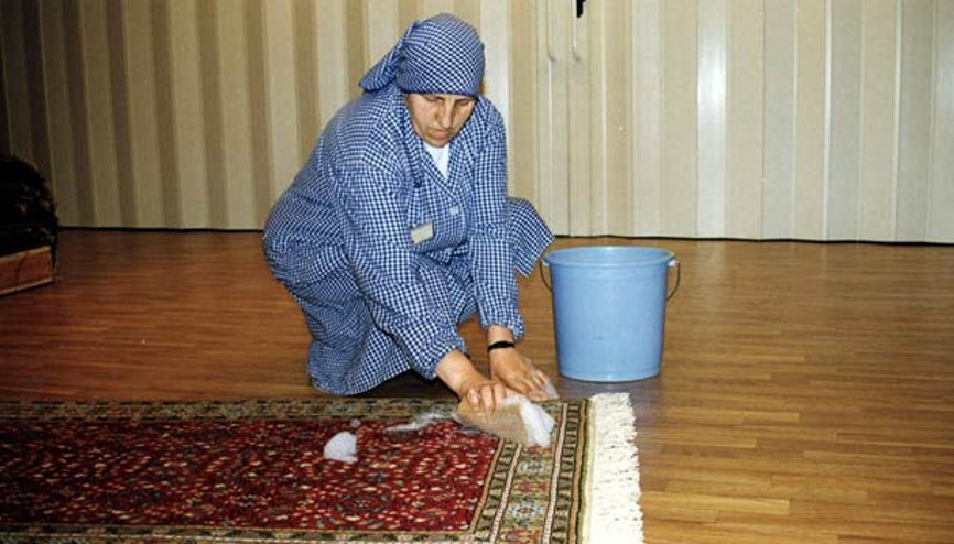 Temizlikçi kadın da perişan oldu ev sahibi de..