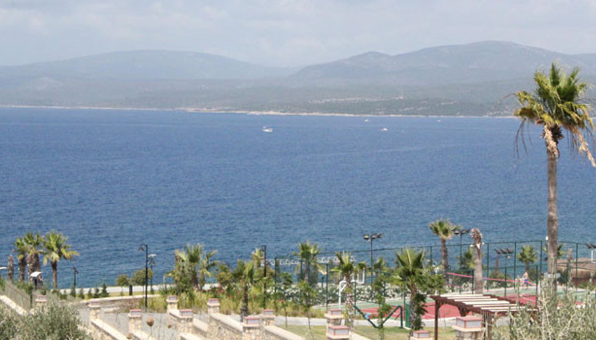 2 mülteci 12 saat tahta parçasına tutunup hayatta kaldı