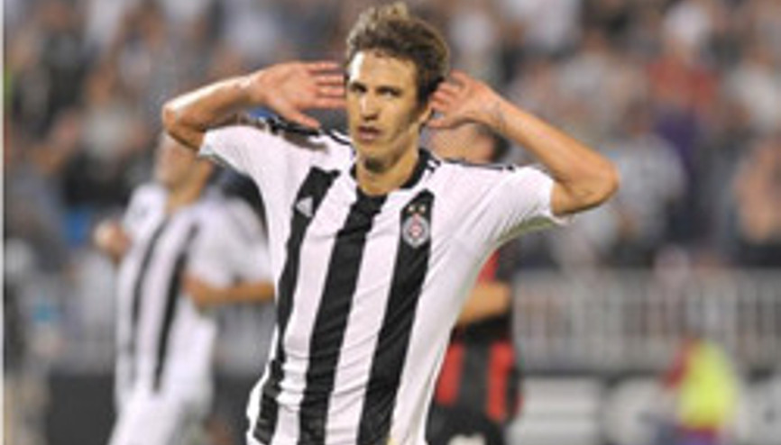 Olympiakosa Sırp golcü