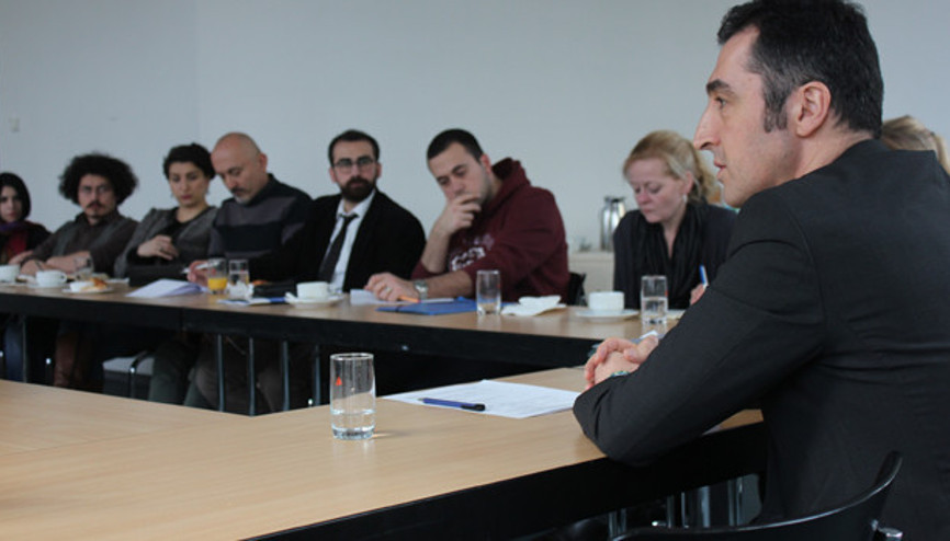 Cem Özdemir: Ben de az dayak yemedim Cem Özdemir: Ben de az dayak yemedim