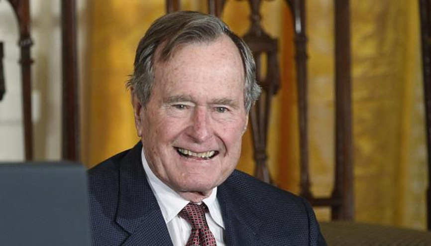 Baba Bush evinde düştü, durumu iyi