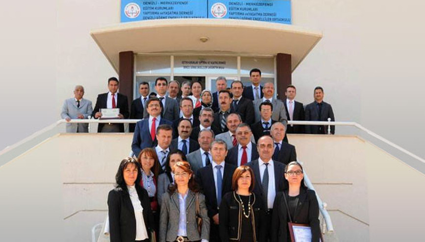 26 okula beyaz bayrak
