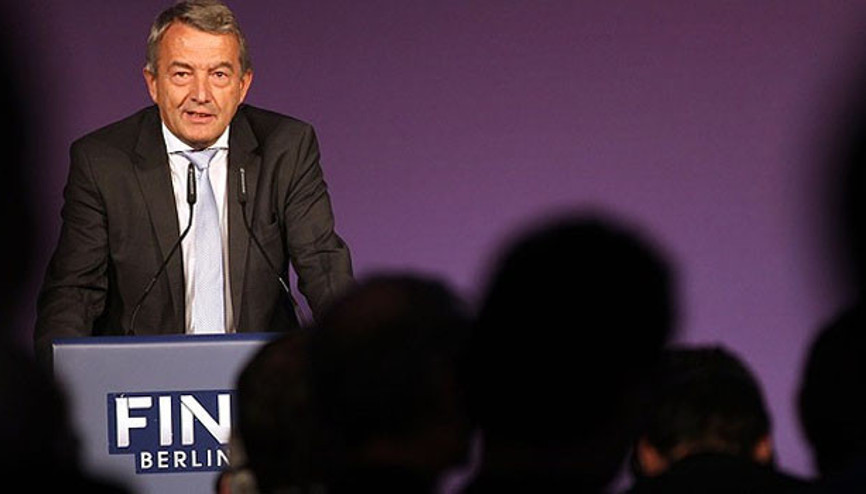 Blatter istifa kararında geç kaldı