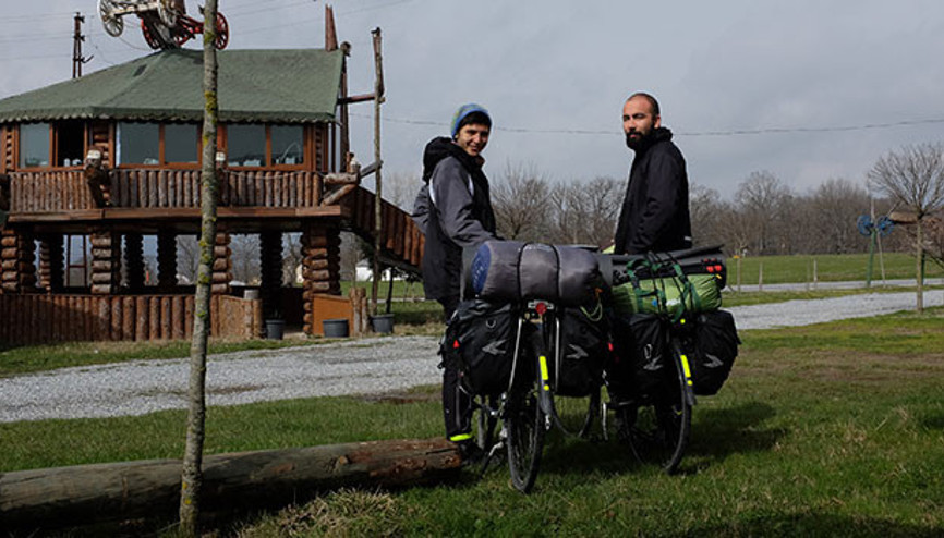 Bir lokma bir hırkayla bütün Avrupa