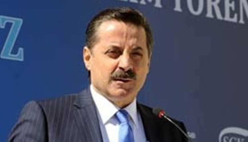 Bakan Çelik vatandaşın borcunu ödedi