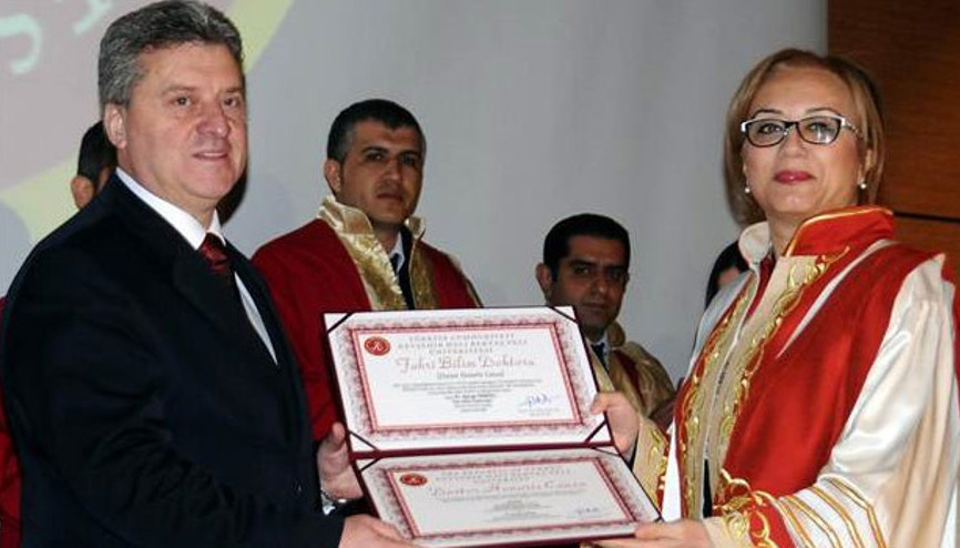 Makedonya Cumhurbaşkanı’na fahri doktora