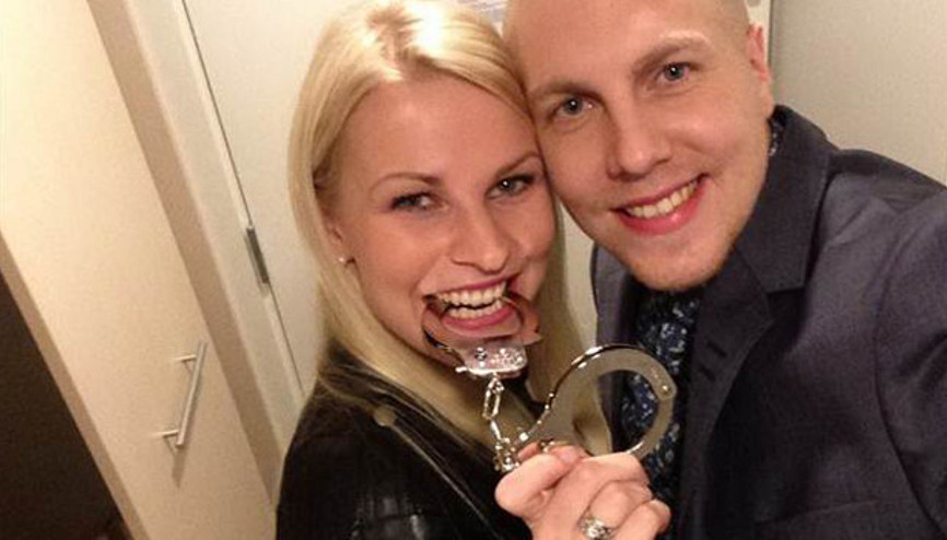 Danimarkalı çift, seks oyuncaklarıyla uçağa binmek isteyince...