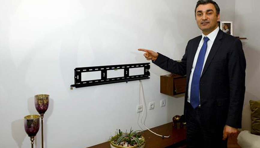 Mecliste hırsız var diye bağırdı evine hırsız girdi