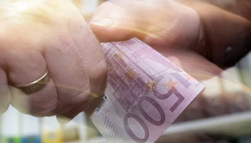 Rüşvetten yargılanan Vali görevden alındı