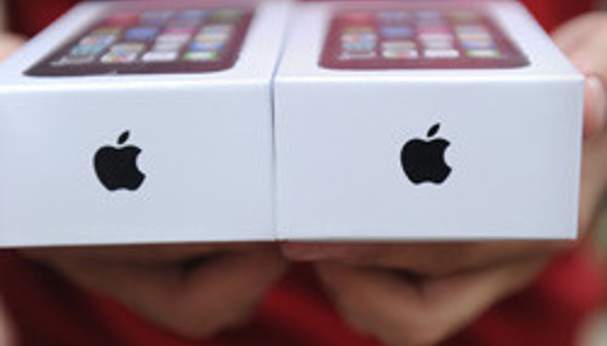 iPhone 5S ve 5C ilk haftasonu satış rekoru kırdı
