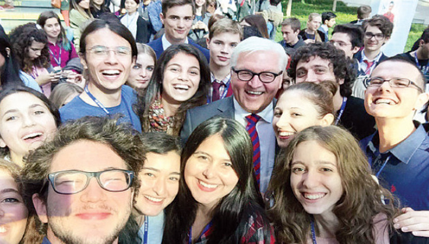 Steinmeier de modaya uydu