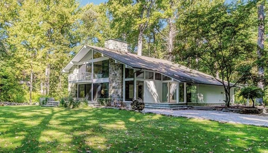 Jolie’nin evi satılık