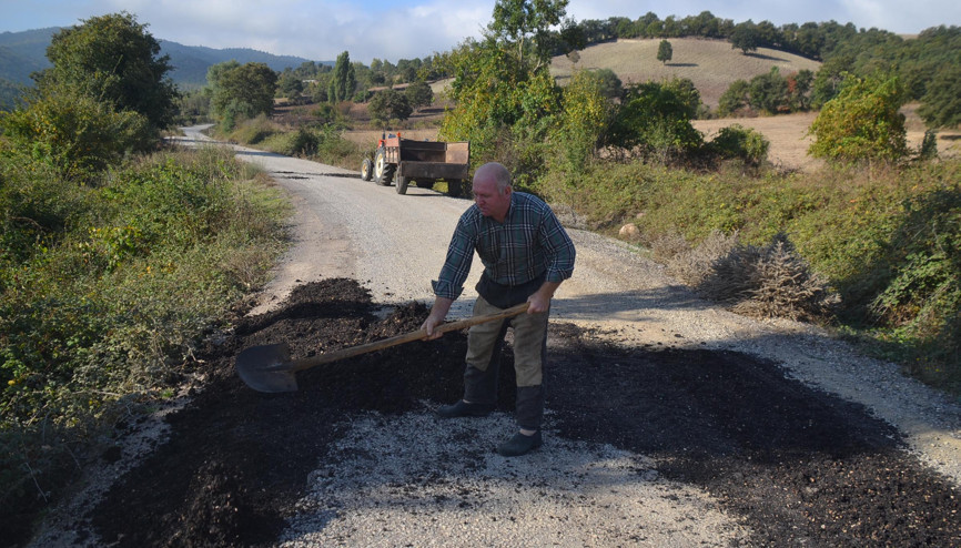 Bu muhtar alkışlanır