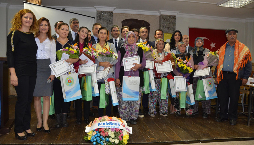 Kadın çiftçiler Menderes’te yarıştı