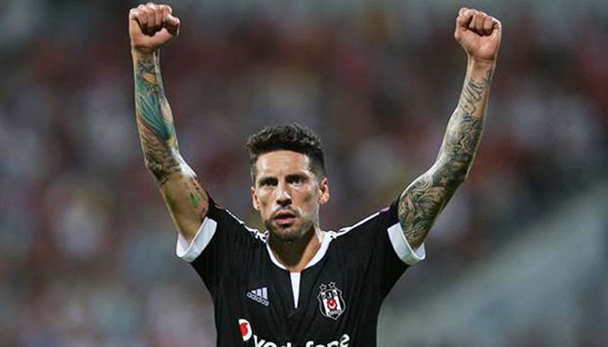 Skenderbeu 0 - 1 Beşiktaş Skenderbeu 0 - 1 Beşiktaş