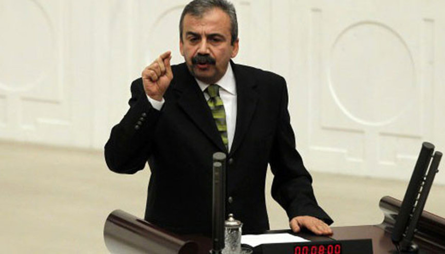 Sırrı Süreyya Önder: Süleyman Şah Türbesinin taşınmasını Sinirlioğlu ile ben organize ettim Sırrı Süreyya Önder: Süleyman Şah Türbesinin taşınmasını Sinirlioğlu ile ben organize ettim