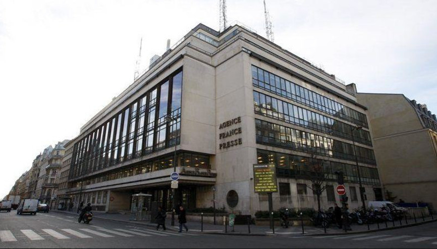 Siyonist bir grup AFP binasına saldırdı