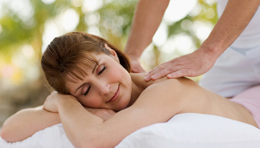 Sırt ağrılarını masajla yenin Sırt ağrılarını masajla yenin