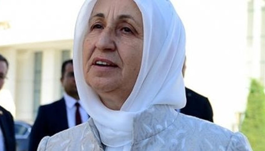 Melek İpek: Kim ne yapıyorsa yeni bir sayfa açsınlar, özür dileme sayfası