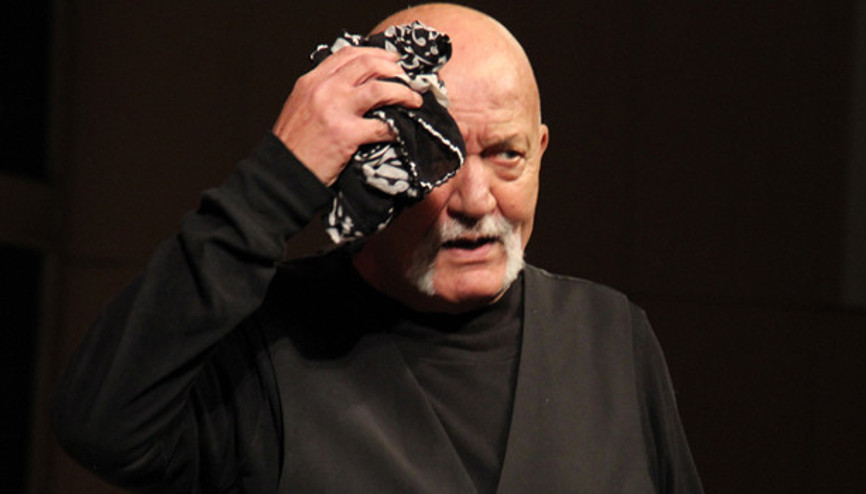 Sümer Tilmaç doktor iziniyle sahneye çıktı