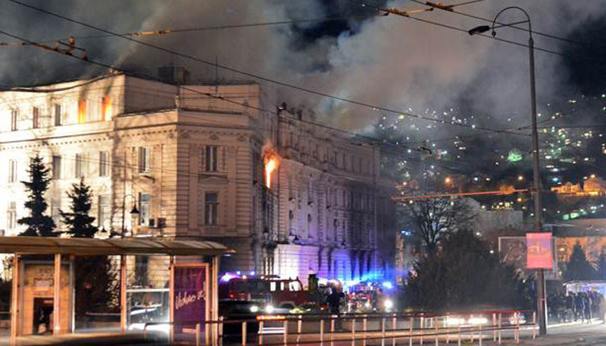 Bosna savaş sonrası en büyük krizi yaşıyor Bosna savaş sonrası en büyük krizi yaşıyor
