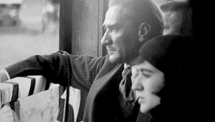 Beni iki kadın çok sevdi; biri yalnız ben olduğum için, öteki mevkiim için