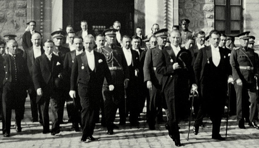 Atatürk tarihe nasıl geçti
