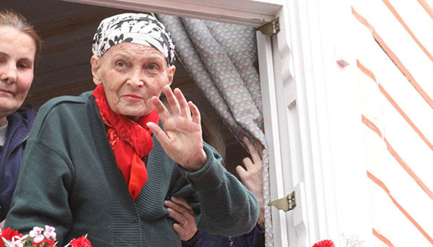 Türkan Saylanın Arnavutköydeki evi satılıyor