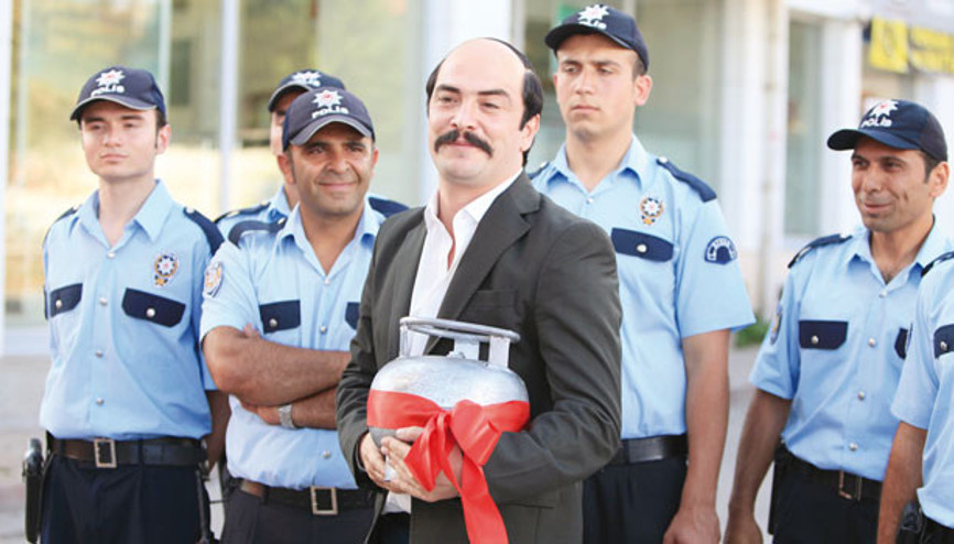 Düğün Dernek 2 Sünnetin fragmanını 4 günde 1.3 milyon kişi izledi