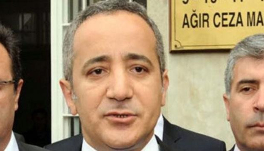 Savcı Fikret Seçen de yurtdışına çıktı