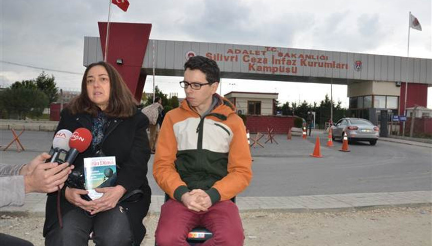 Umut nöbeti Nükhet İpekçiye geçti Umut nöbeti Nükhet İpekçiye geçti