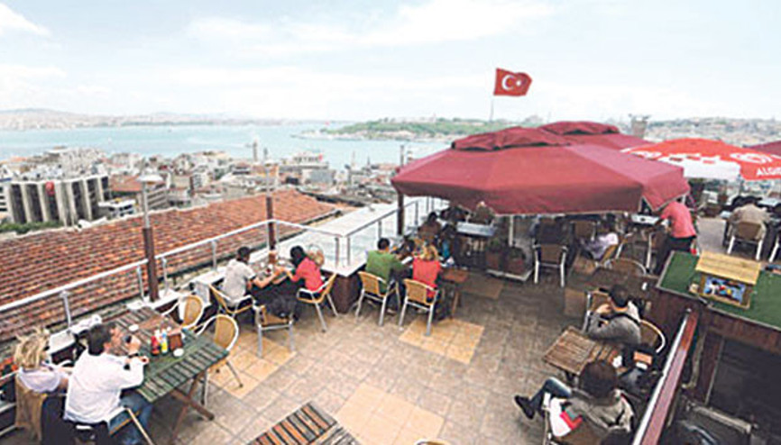 İstanbulun tarihi yarımadasında tarihe çatı ayarı
