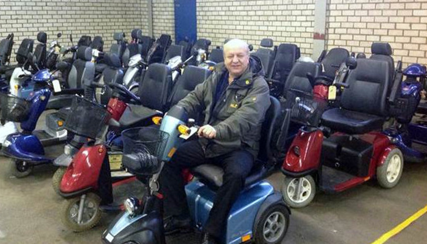 Kütahyalı engellilere akülü araba yağmuru