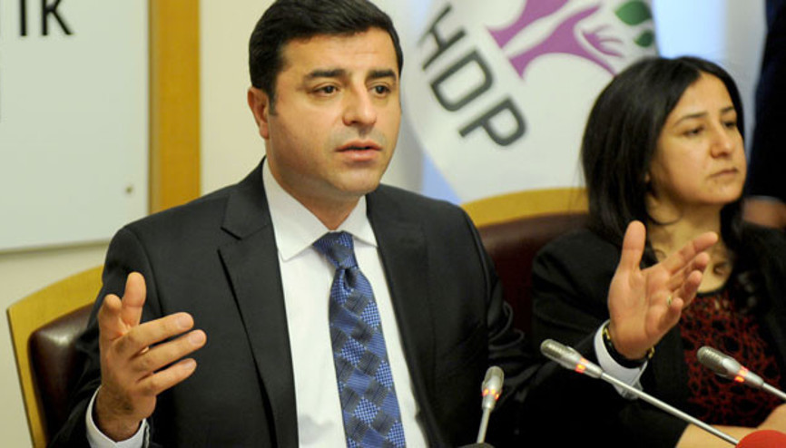 HDP Eş Genel Başkanı Demirtaş:Barikattaki insanların elinde hafif silahlar var