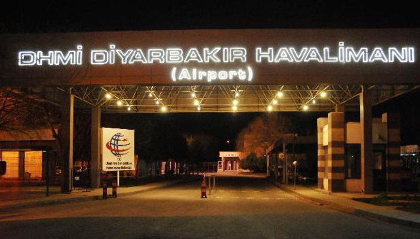 Yolcu uçağına PKK ateşi