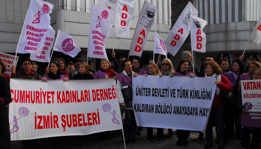 Cumhuriyet Kadınlarından yeni anayasa tepkisi