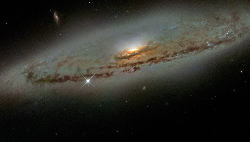 Ortası delik galaksi