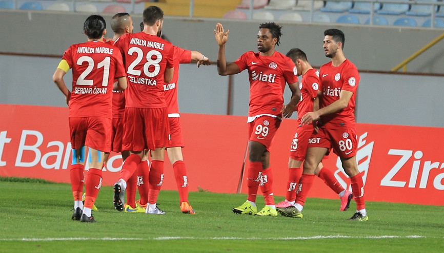 Antalyaspor – M. Başakşehir maçı saat kaçta oynanacak Maç ne zaman Saat kaçta Hangi kanalda yayınlanacak Ayrıntılar haberimizde...