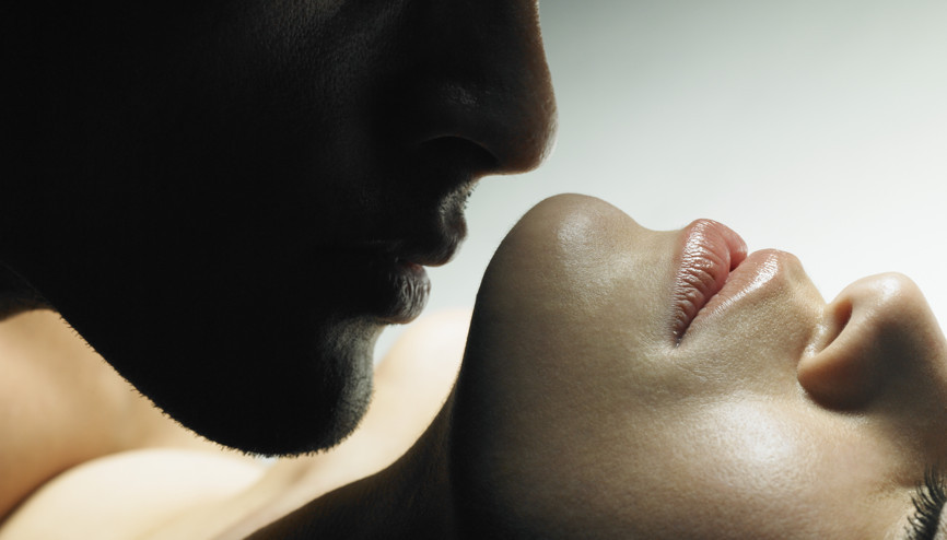 Red Galia: Porno yıldızlarına kök söktürecek kadar ateşliyiz