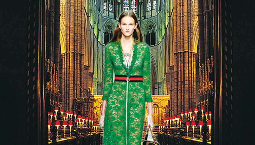Katedralde defile krizi
