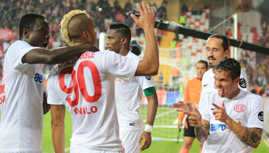 Antalya-Fenerbahçe maçında isyan ettiren olay: Reziller Antalya-Fenerbahçe maçında isyan ettiren olay: Reziller