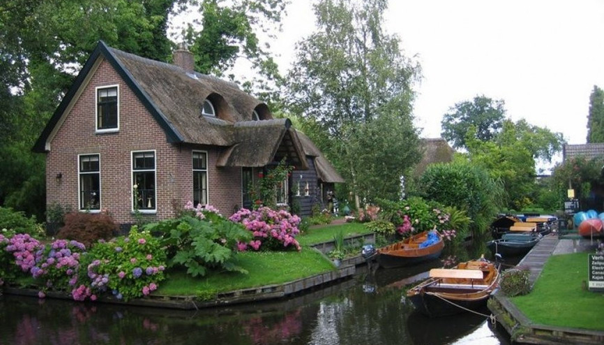 Bu köyde araba yasak: Giethoorn Bu köyde araba yasak: Giethoorn