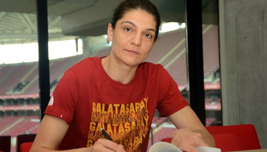 Fenerbahçe-Galatasaray derbisinde Nevriye Yılmaz şoku