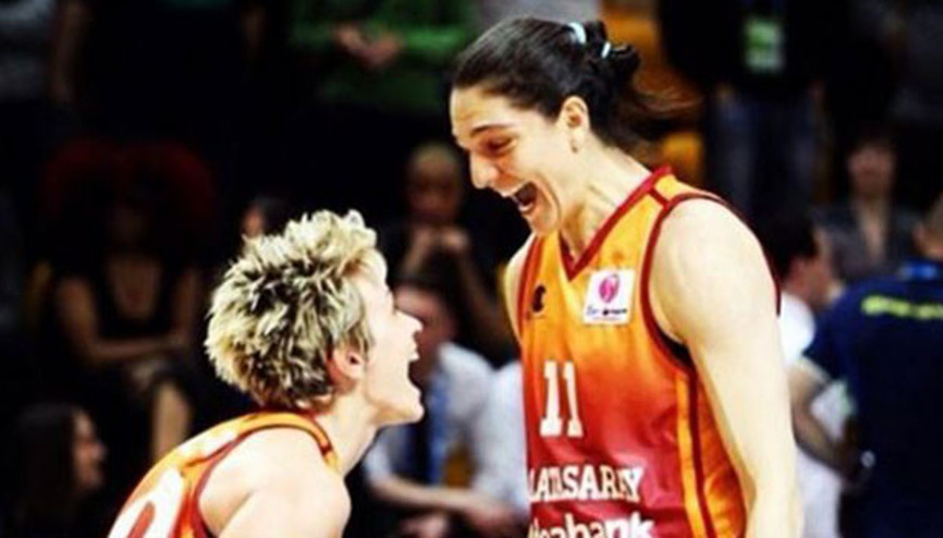 Nevriye Fenerbahçe derbisinde sıfır çekti, ortalık karıştı Nevriye Fenerbahçe derbisinde sıfır çekti, ortalık karıştı