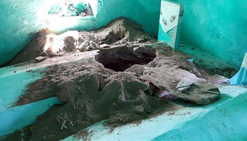 700 yıllık türbede define aradılar