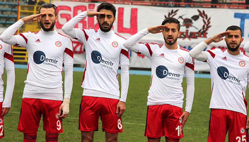 İstiklal Marşında asker selamı