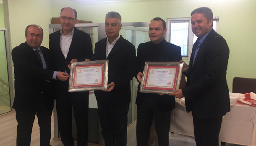 İş adamları Kızılaya destek vermeli