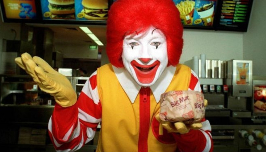 McDonalds ve KFCden 18 yaş altına yasak McDonalds ve KFCden 18 yaş altına yasak