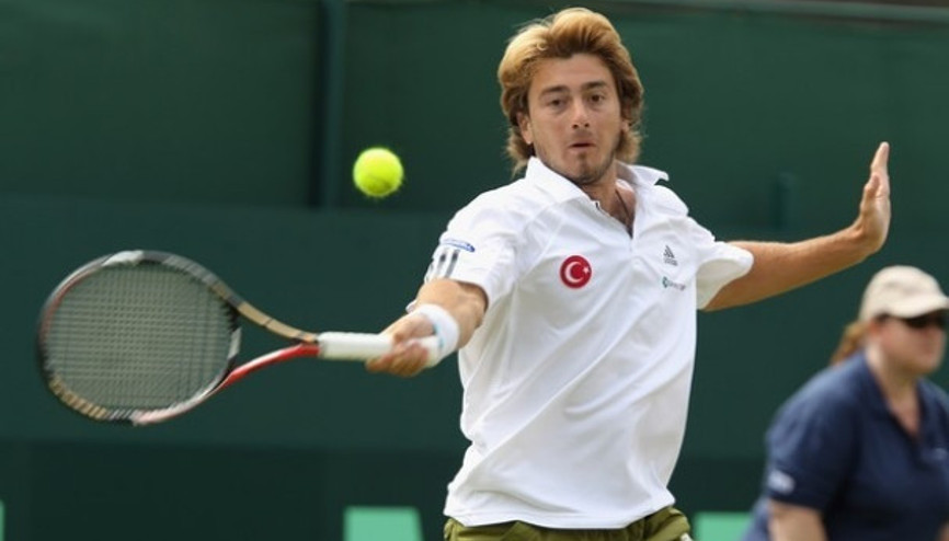 Altuna Wimbledon yolunda
